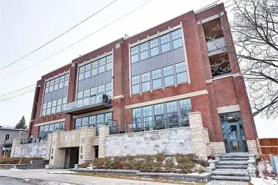 12 Stirling Avenue 201, West Centre Town, On K1y 1p8