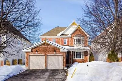10 CHELTONIA Way, Kanata, ON K2T 1G1