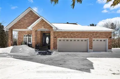 120 CORKERY WOODS Drive, Carp - Huntley Ward, ON K0A 1L0