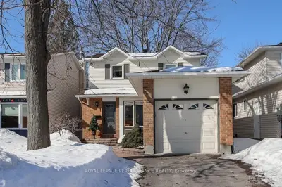 1575 DES GRIVES Crescent, Orleans - Convent Glen and Area, ON K1C 5C2