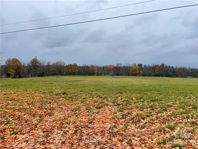 422 KEAYS Road, Tay Valley, ON K0G 1A0