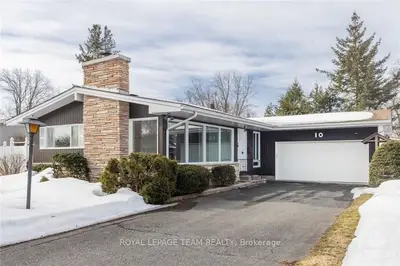 10 DORLAND Crescent, Bells Corners and South to Fallowfield, ON K2H 6E7