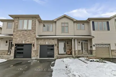 1819 ARROWGRASS Way, Orleans - Cumberland and Area, ON K4A 0H9