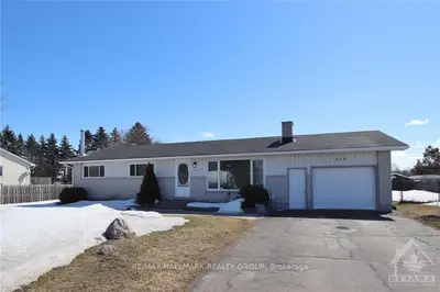 218 Herrick Drive, Carp - Dunrobin - Huntley - Fitzroy And Area, On K7s 3g7