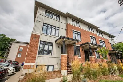 799 MONTREAL Road 34, Manor Park - Cardinal Glen and Area, ON K1K 0S9
