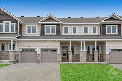 731 DERREEN Avenue, Stittsville - Munster - Richmond, ON K2S 2Y9