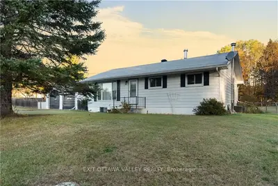 2082 MOUNTAIN VIEW Road, Killaloe, Hagarty and Richards, ON K0J 2A0