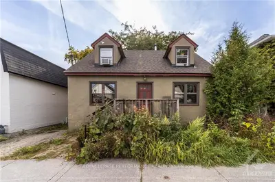 262 Bradley Avenue, Vanier And Kingsview Park, On K1l 7e9
