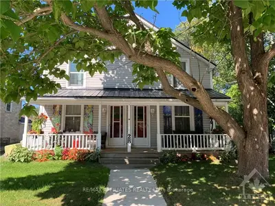 28 BEDFORD Street, Westport, ON K0G 1X0