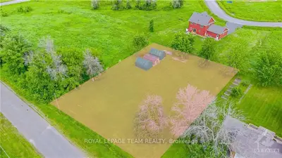 00 OLD PAKENHAM Road, Carp - Dunrobin - Huntley - Fitzroy and Area, ON K0A 1X0