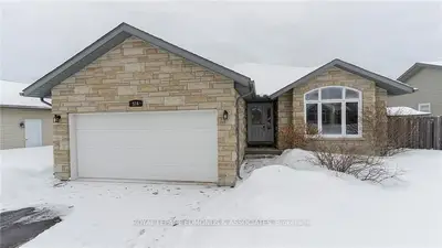516 TURNING STONE Crescent, Petawawa, ON K8H 0B3