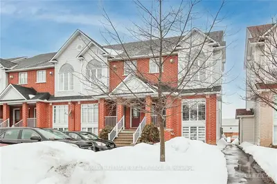 4459 HARPER Avenue, Cyrville - Carson Grove - Pineview, ON K1J 1C9