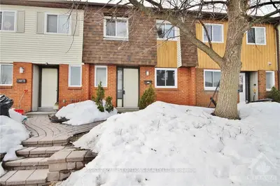 36 WOODVALE E, South of Baseline to Knoxdale, ON K2G 4H1