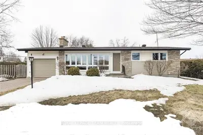 10 Lynhar Road, Bells Corners And South To Fallowfield, On K2h 5v1