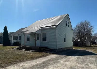 402 NEW Street, Renfrew, ON K7V 1G8