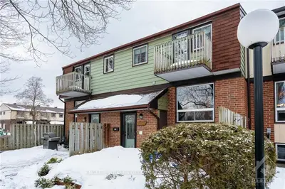 409 MONTFORT Street, Manor Park - Cardinal Glen and Area, ON K1L 8G8