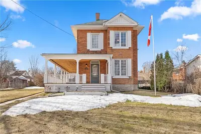 496 ESTELLE Street, Pembroke, ON K8A 3G8