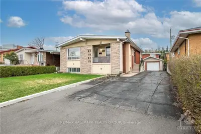 313 LAVERGNE Street, Vanier and Kingsview Park, ON K1L 5E2