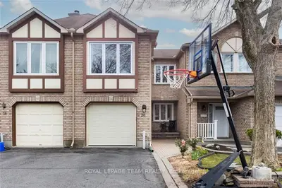 20 GARDENGATE Way, South of Baseline to Knoxdale, ON K2G 5Z2
