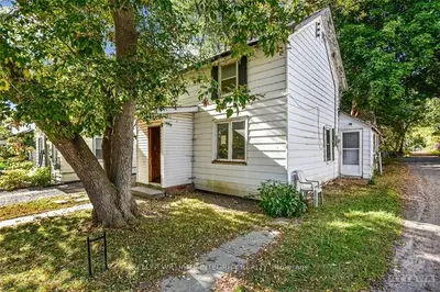 118 North Street, Gananoque, On K7g 1l6