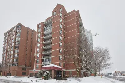 50 EMMERSON Avenue 201, West Centre Town, ON K1Y 4P7