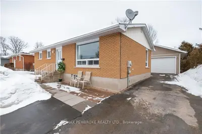 11 SCOTT Avenue, Petawawa, ON K8H 3A7