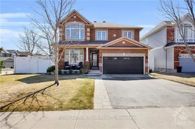 56 BAYWOOD Drive, Stittsville - Munster - Richmond, ON K2S 2H7