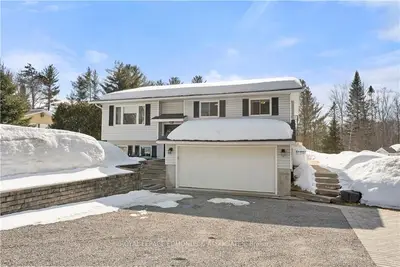 31755 17, Laurentian Hills, ON K0J 1J0