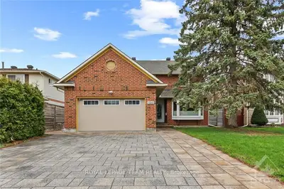 1084 CHABLIS Park, Orleans - Convent Glen and Area, ON K1C 2T4
