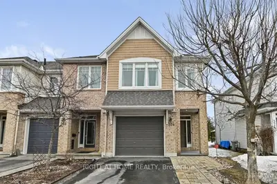 324 WIDGEON Way, Blossom Park - Airport and Area, ON K1T 0G1
