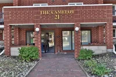 21 LISTON Avenue 102, Brockville, ON K6V 7B3
