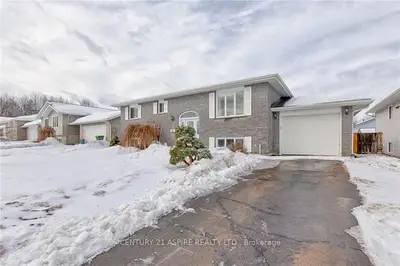 57 SPRUCE Street, Petawawa, ON K8H 3N6