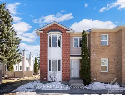 16 CASTLEBROOK Lane A, South of Baseline to Knoxdale, ON K2G 5G4