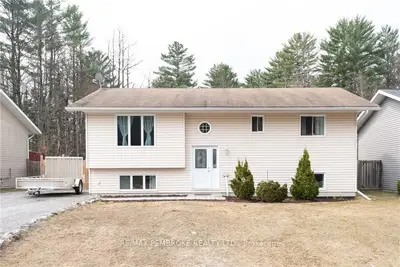 14A BOB SEGUIN Drive, Laurentian Hills, ON K0J 1J0