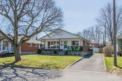 752 Dickens Avenue, Elmvale Acres and Area, ON K1G 2X8
