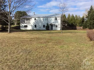 5 VERNICK Lane, Greater Madawaska, ON K0J 1X0