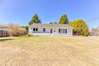 3 CHARLES Street, Petawawa, ON K8H 2K1