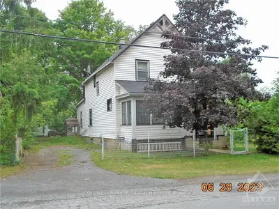 830 HIGH Street 1, Britannia Heights - Queensway Terrace N and Area, ON K2B 6C4