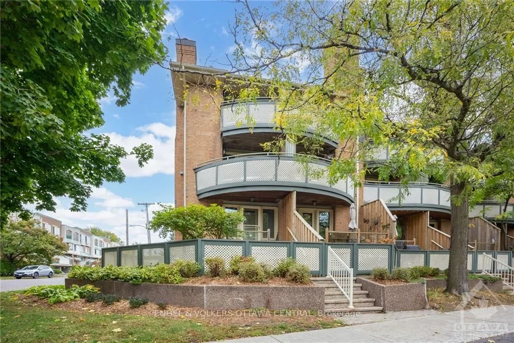 2 COLUMBUS Avenue 1, Overbrook - Castleheights and Area, ON K1K 1R3