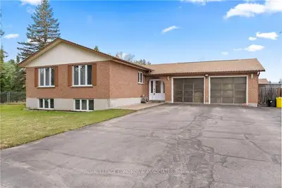 11791 ROUND LAKE Road, Laurentian Valley, ON K8A 0K9