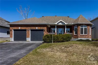 49 Caribou Avenue, Stittsville - Munster - Richmond, ON K2S 1X3