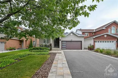 27 REMEMBRANCE Crescent, Alta Vista and Area, ON K1G 6P6