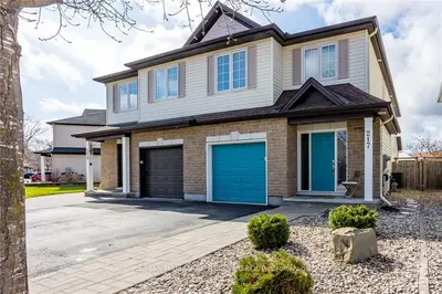 217 HORSESHOE Crescent, Stittsville - Munster - Richmond, ON K2S 0B8