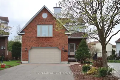 9 DEPPER Place, Hunt Club - South Keys and Area, ON K1T 3L3