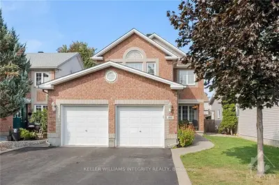 1019 COMO Crescent, Orleans - Cumberland and Area, ON K4A 3Z5