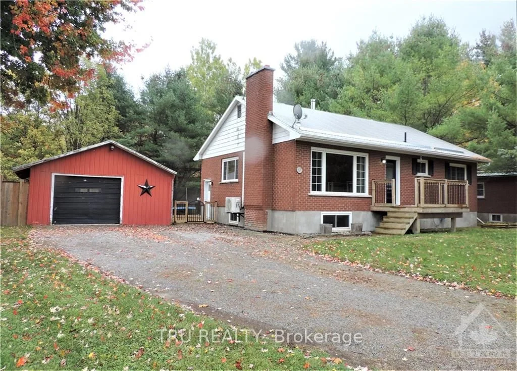 471 LYNDHURST Road, Leeds and the Thousand Islands, ON K0E 1N0