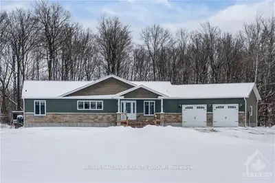 15484 RAYMOND Road, South Stormont, ON K0C 1Y0