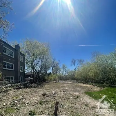 374 MCARTHUR Avenue, Vanier and Kingsview Park, ON K1L 6N7