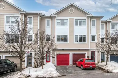 558 BURLEIGH, Cyrville - Carson Grove - Pineview, ON K1J 1K1