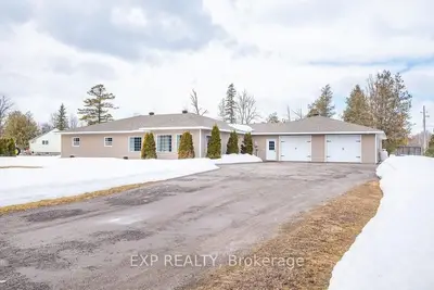 2386 LOCHWINNOCH Road, Horton, ON K7V 3Z4
